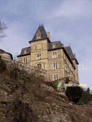 One of the historical buildings of Uzerche (430x)