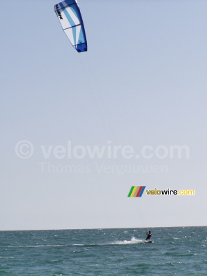 A kitesurfer in Sarasota (193x)