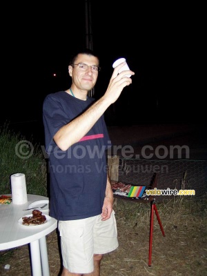 Marco pendant le BBQ (414x)