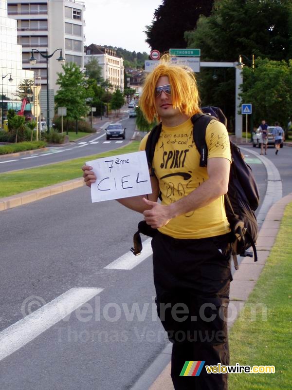 Cédric liftend naar de zevende hemel