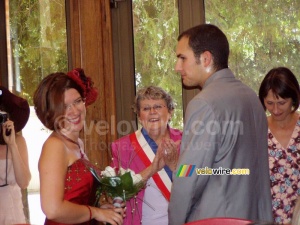 Isabelle & Cédric in the city hall (225x)