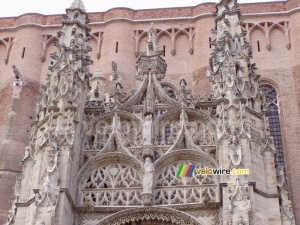 L'entrée du Basilique Sainte-Cécile (314x)