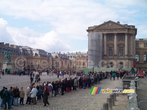 La queue à Chateau de Versailles (457x)