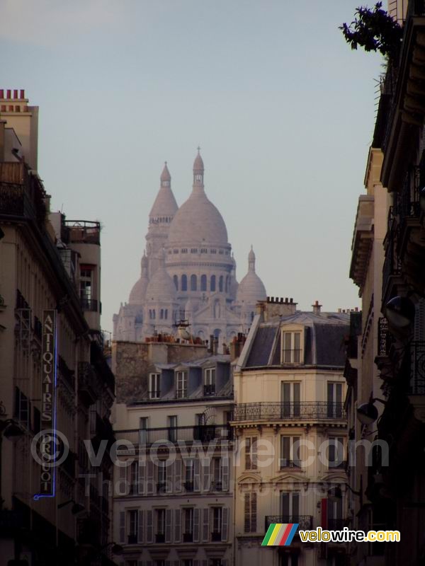 De Sacr Coeur gezien vanuit de Rue Drouot!!