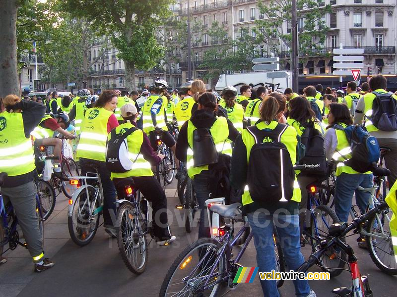 Een paar van de mensen klaar voor de fietstocht 