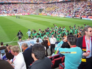 The photographs enter the field (337x)