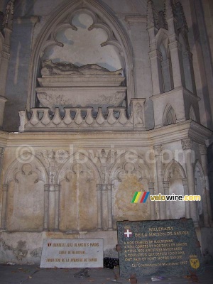 La statue d'Humbert-aux-Blanches-Mains (659x)