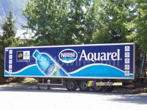 Le camion Nestlé Aquarel (996x)