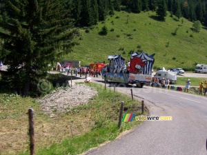 The La Vach Qui Rit truck - [1 day in the La Vache Qui Rit 'caravane'] (810x)