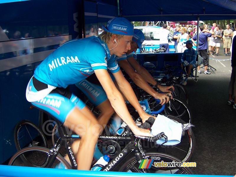 Christian Knees aan het warmrijden