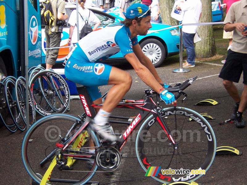 Walter Beneteau aan het warmrijden