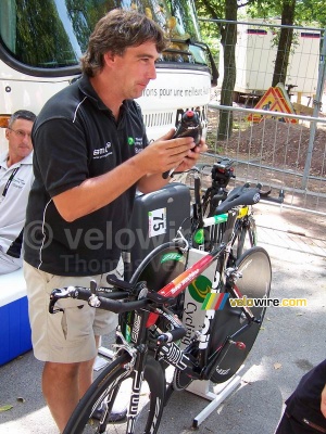 Le bidon de Landis : complètement intégré dans le design de son vélo (700x)