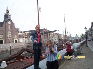 [The Netherlands - Rotterdam] Ellen and Isabelle in front of Delfshaven (391x)
