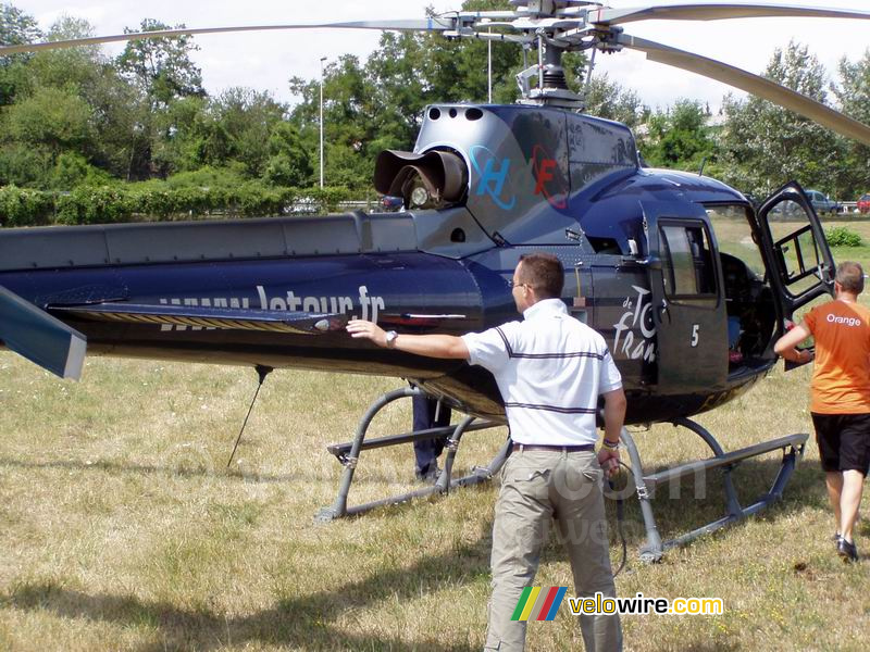 Stéphane en Patrice bij onze helikopter