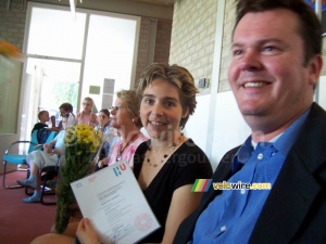 Meggie est contente avec son diplôme de master (337x)