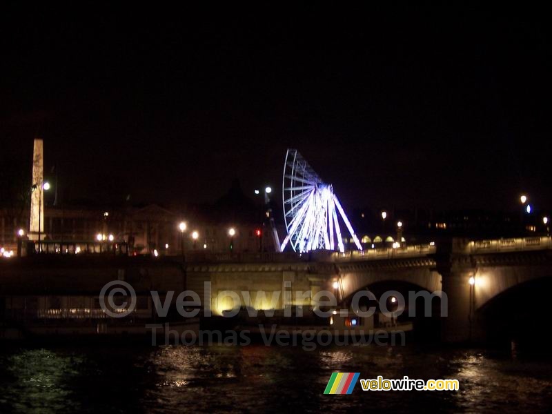 Het reuzenrad op Place de la Concorde in aanbouw