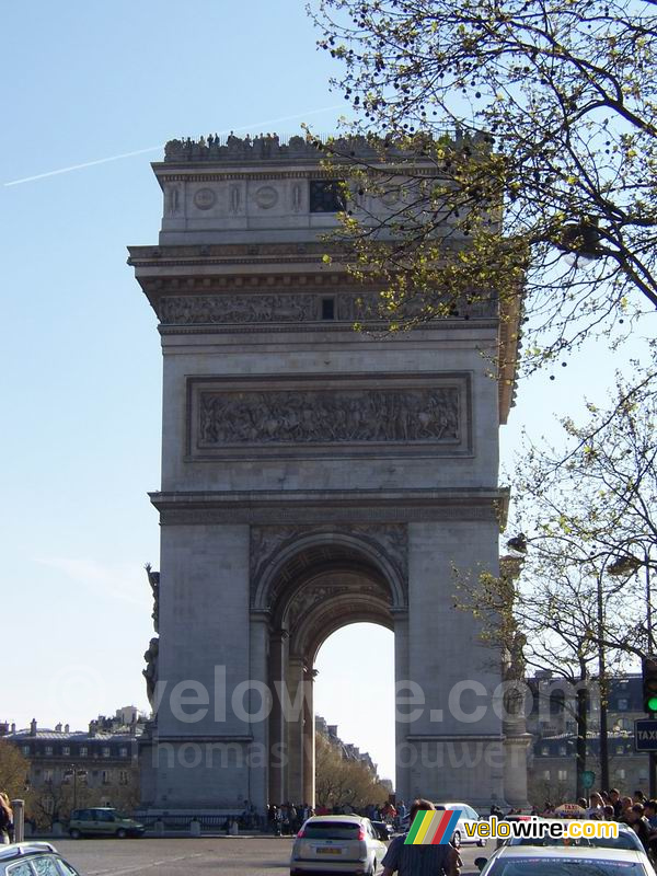 De Arc de Triomphe gezien vanuit de Avenue de Wagram