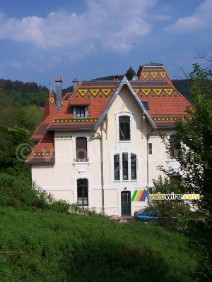 A beautiful house with mosaic roof (308x)