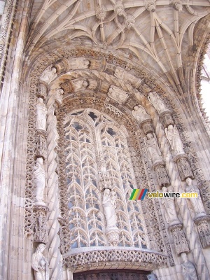 Entrée du cathédrale Sainte Cécile à Albi (1) (461x)