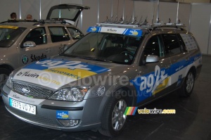 Une voiture AG2R (775x)