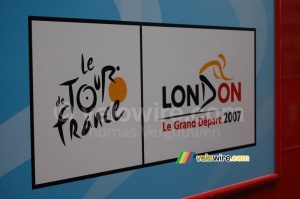 Le logo Tour de France / London sur une navette (826x)