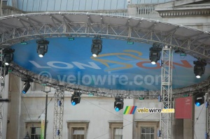 London, the roof of the team presentations podium (767x)