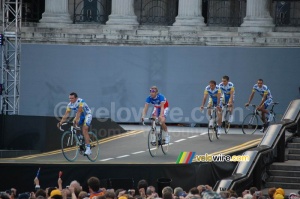 AG2R : Simon Gerans, Christophe Moreau, Jose-Luis Arieta, Sylvain Calzati & Cyril Dessel (562x)