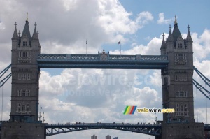 The Tower Bridge seen from the Tour de France shuttle boat (4) (707x)
