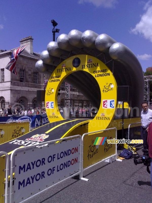 La rampe de lancement du prologue du Tour de France 2007 à Londres (659x)