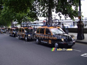 Orange dans la caravane publicitaire (792x)