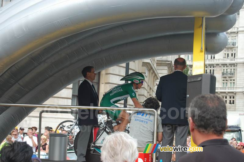 Dmitriy Fofonov van Crédit Agricole bij het vertrek van de proloog