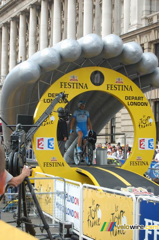 Markus Fothen van Gerolsteiner bij het vertrek van zijn proloog