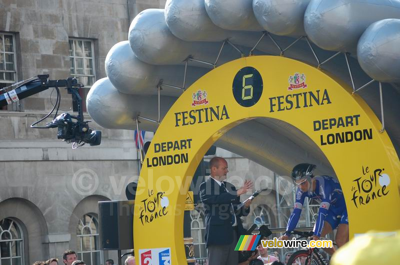 Tom Boonen van Quick.Step Innergetic bij de start van zijn proloog