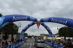 1 kilomètre jusqu'à l'arrivée à Compiègne (505x)