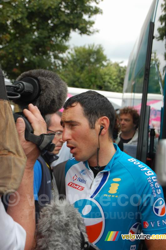 Jérôme Pineau (Bouygues Telecom) wordt geïnterviewd