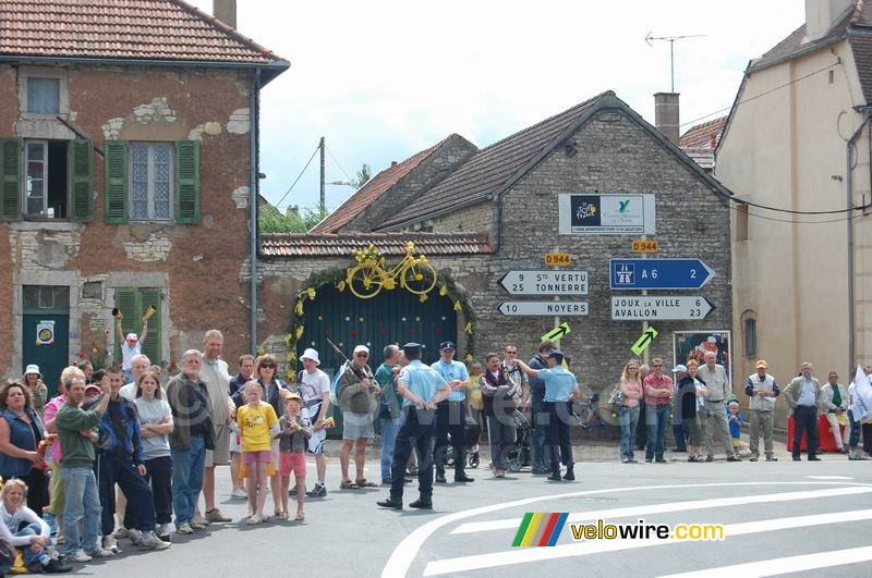 Nitry, met veel mooie decoratie (3)