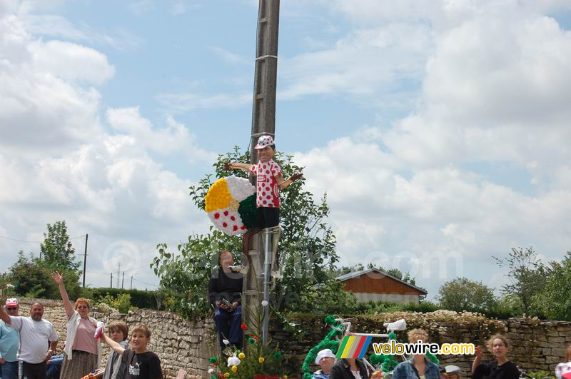 Nitry, met veel mooie decoratie (8)