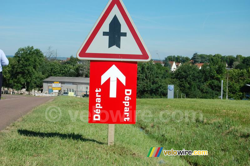 Naar het vertrek in Semur-en-Auxois