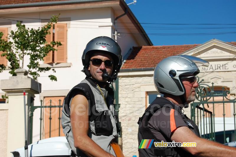Laurent Jalabert is naast ons komen rijden om te poseren voor de foto