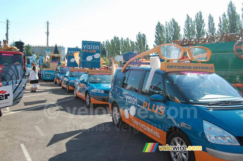 De Vision Plus reclamecaravaan in Bourg-en-Bresse (2)