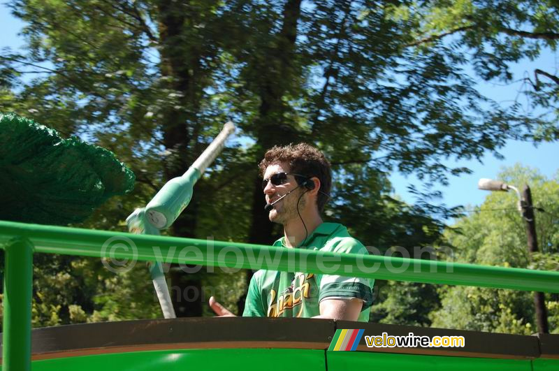 Jongleren op de Panach' vrachtwagen (1)