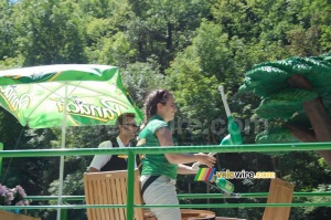 Juggling on the Panach' truck (2) (609x)