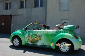 A New Beetle in the Panach' advertising caravan (2) (710x)