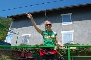 Pauline of Panach's advertising caravan (671x)