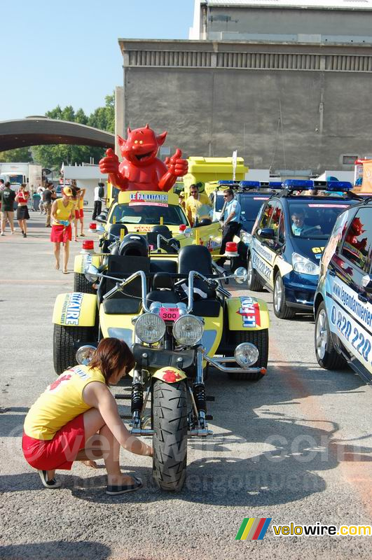 De Le Faillitaire reclamecaravaan moet glimmen!