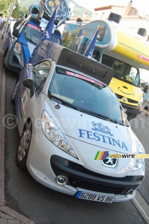 La voiture Festina qui montre quelle heure il est (414x)