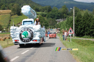 La caravane Škoda arrive à Audressein (660x)