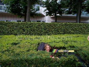 La Défense - Isabelle in the bushes (311x)