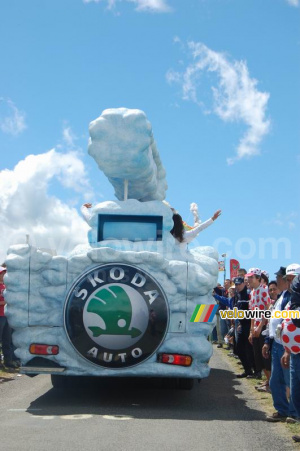La caravane Škoda quasiment arrivée au sommet du Port de Balès (537x)