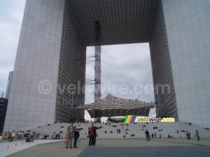 La Défense - La Grande Arche, Jorg, Meggie, Isabelle & Cédric (201x)